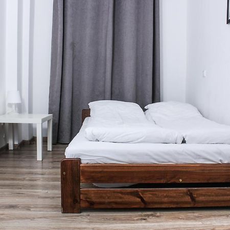 Baba Hostel Калиш Экстерьер фото