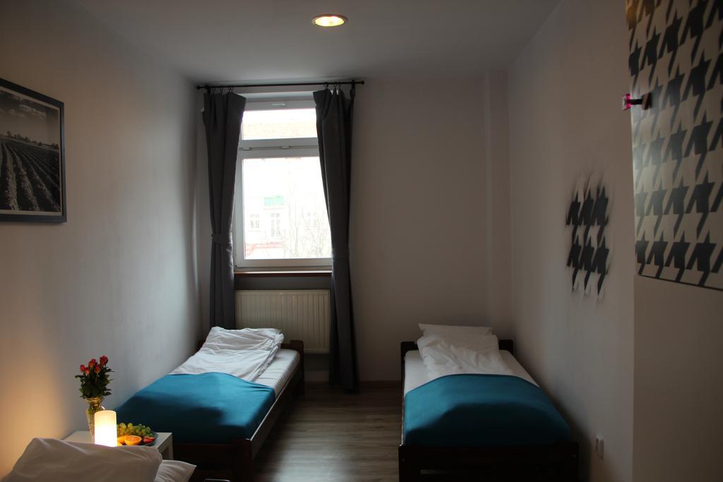 Baba Hostel Калиш Номер фото