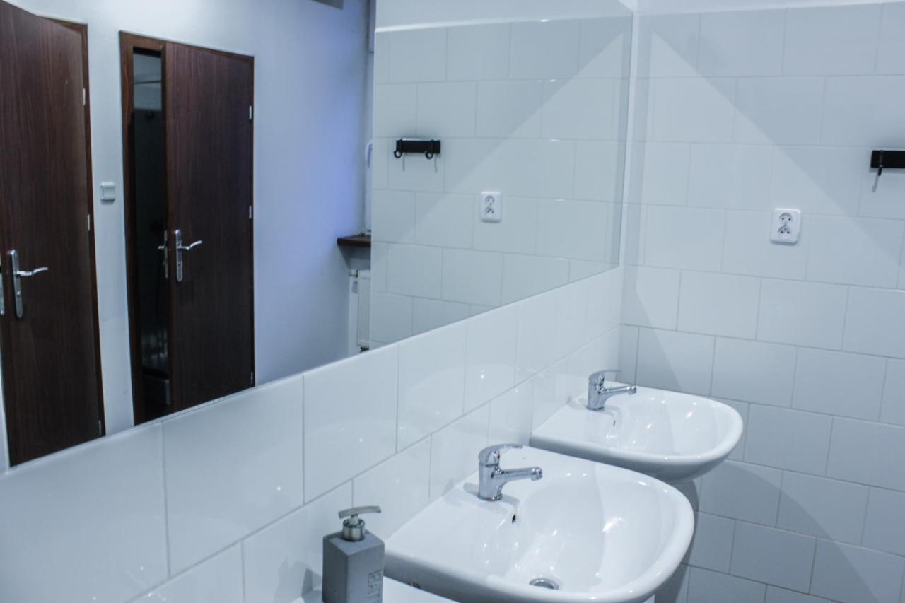 Baba Hostel Калиш Экстерьер фото