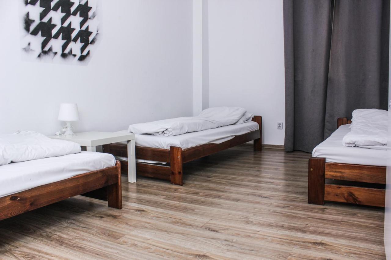 Baba Hostel Калиш Экстерьер фото