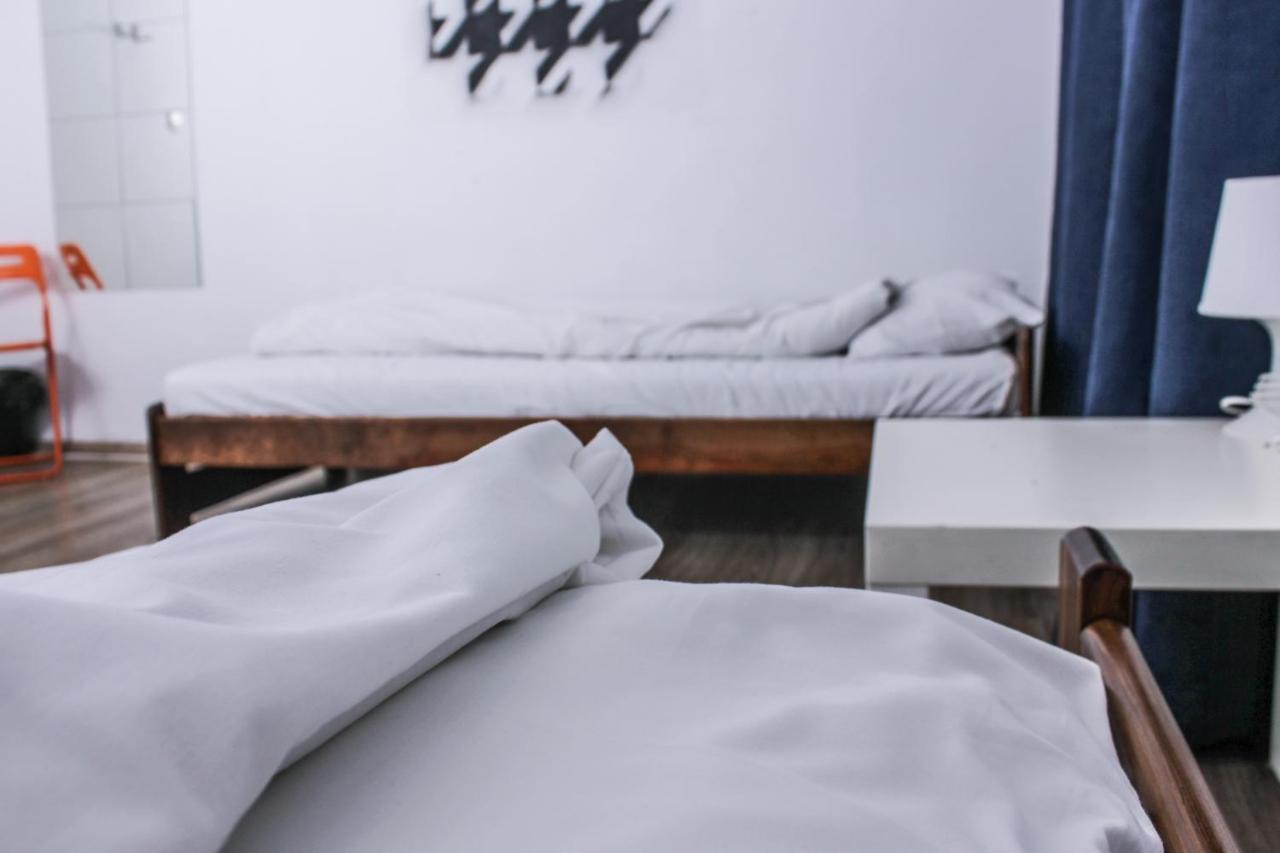Baba Hostel Калиш Экстерьер фото